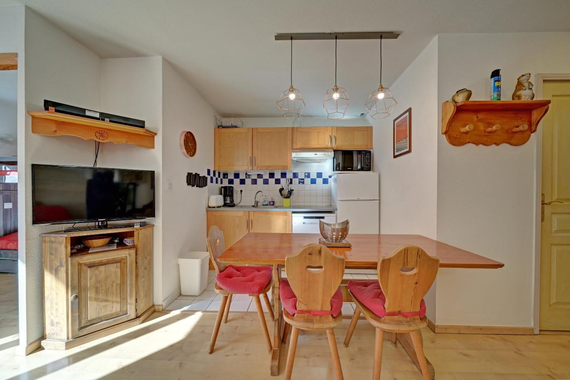 A 208 Pics D'Aran Apartment Bagneres-de-Luchon ภายนอก รูปภาพ
