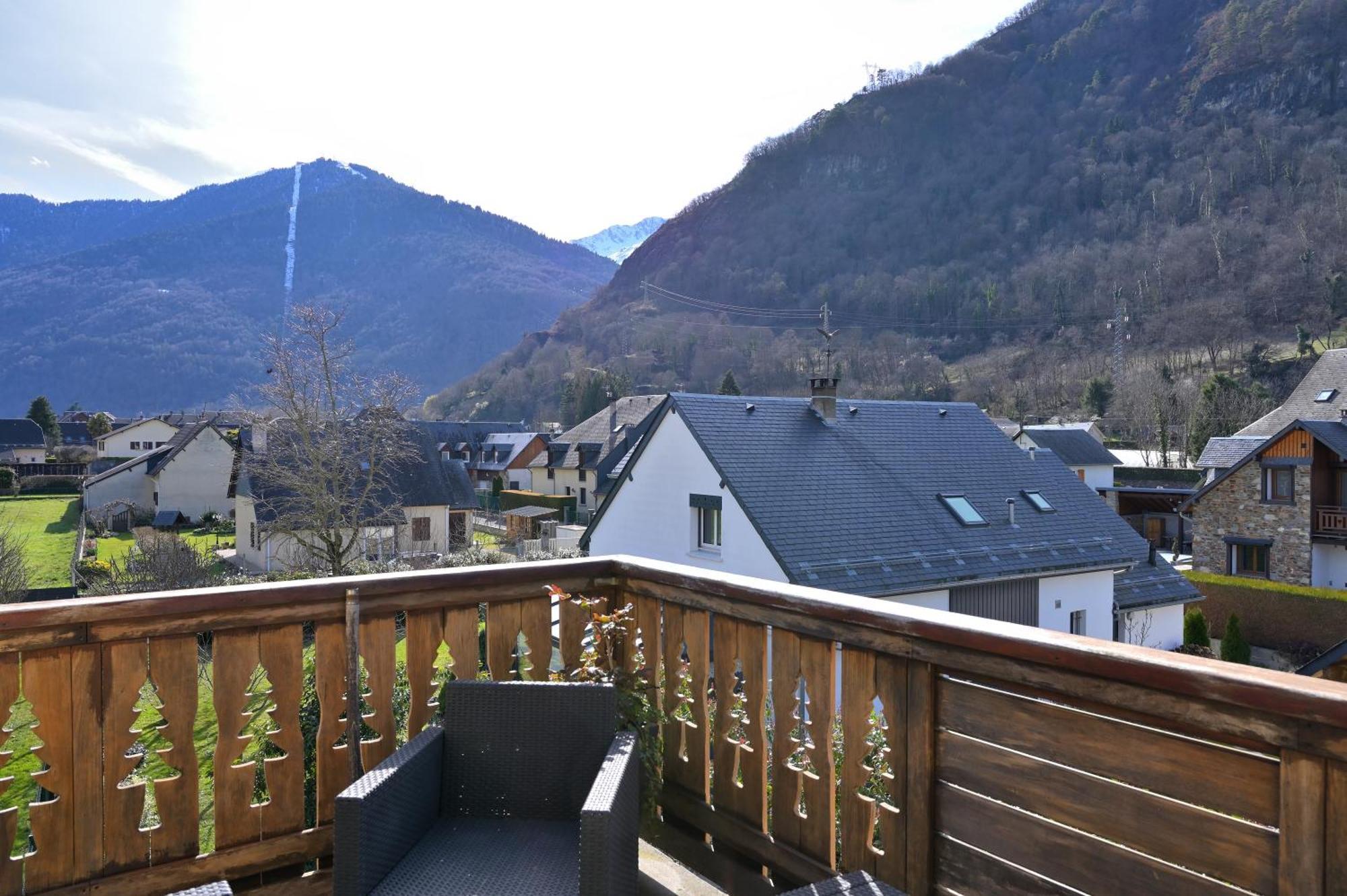 A 208 Pics D'Aran Apartment Bagneres-de-Luchon ภายนอก รูปภาพ