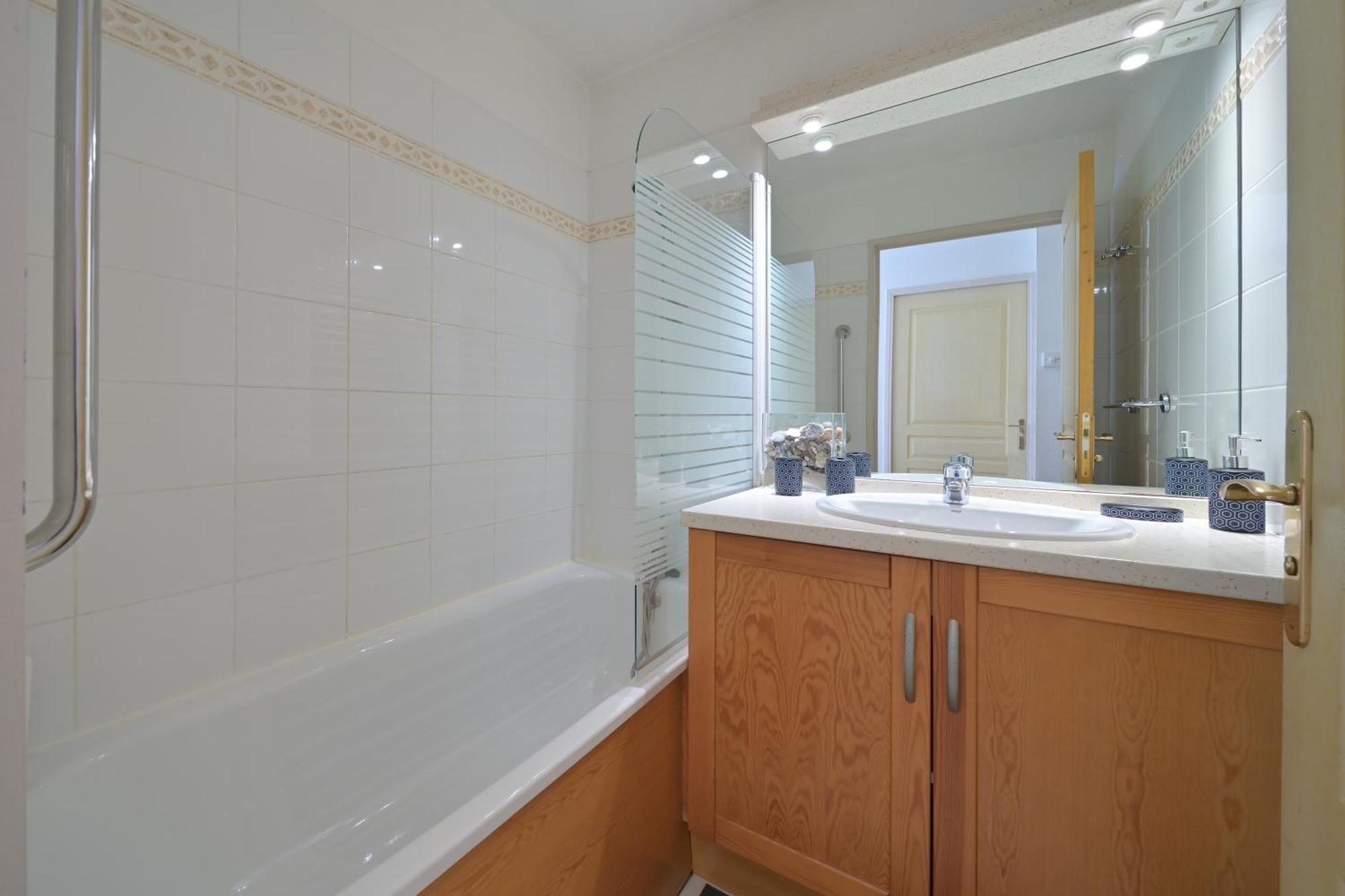 A 208 Pics D'Aran Apartment Bagneres-de-Luchon ภายนอก รูปภาพ