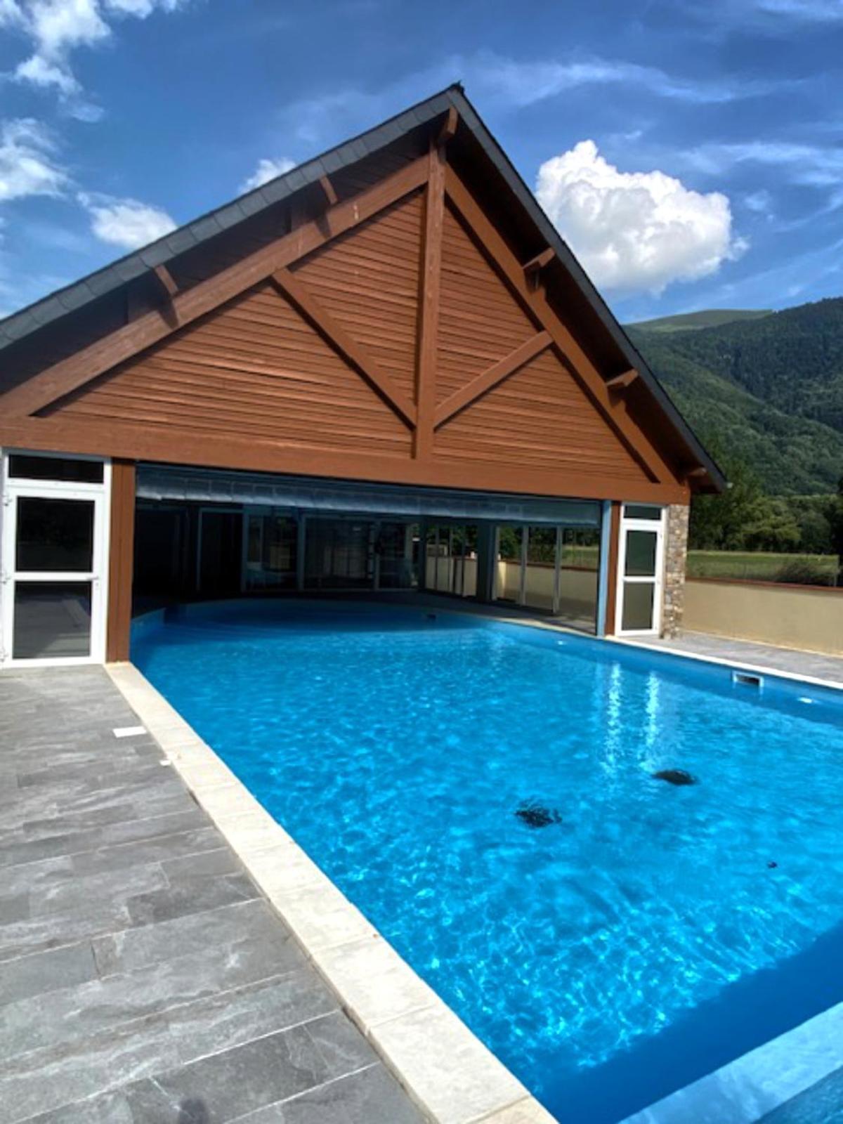 A 208 Pics D'Aran Apartment Bagneres-de-Luchon ภายนอก รูปภาพ