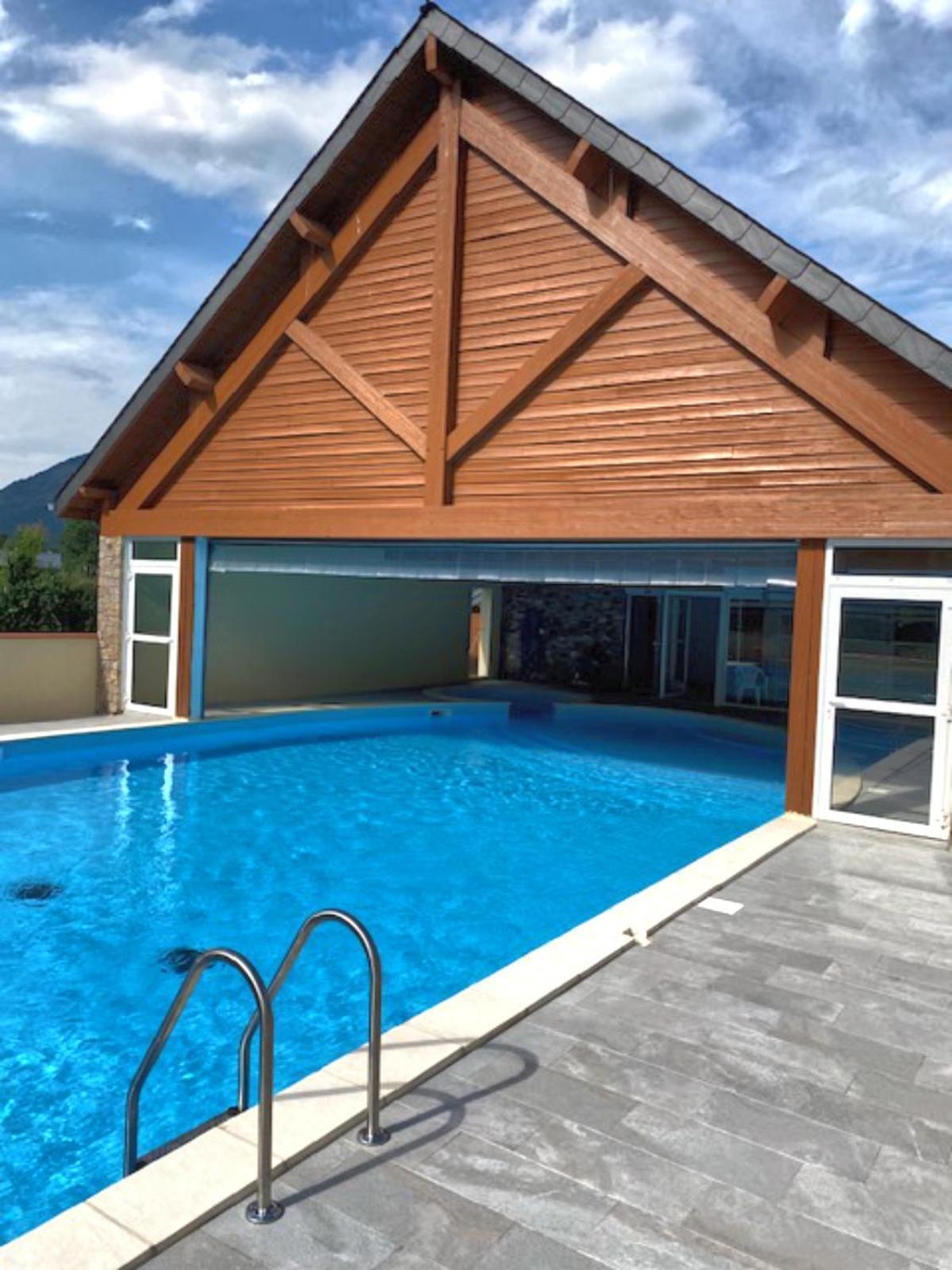 A 208 Pics D'Aran Apartment Bagneres-de-Luchon ภายนอก รูปภาพ